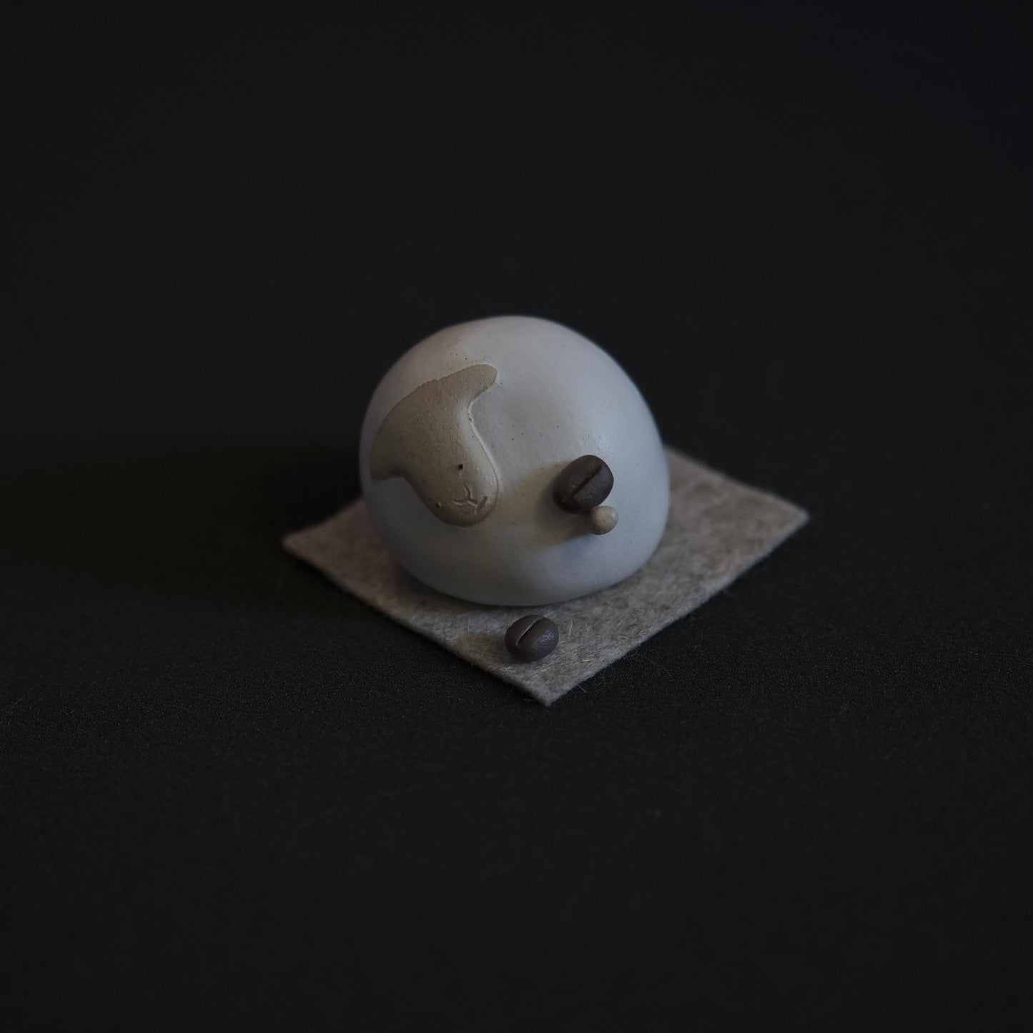 Maneki-hitsuji 11 - One Tenth Coffee