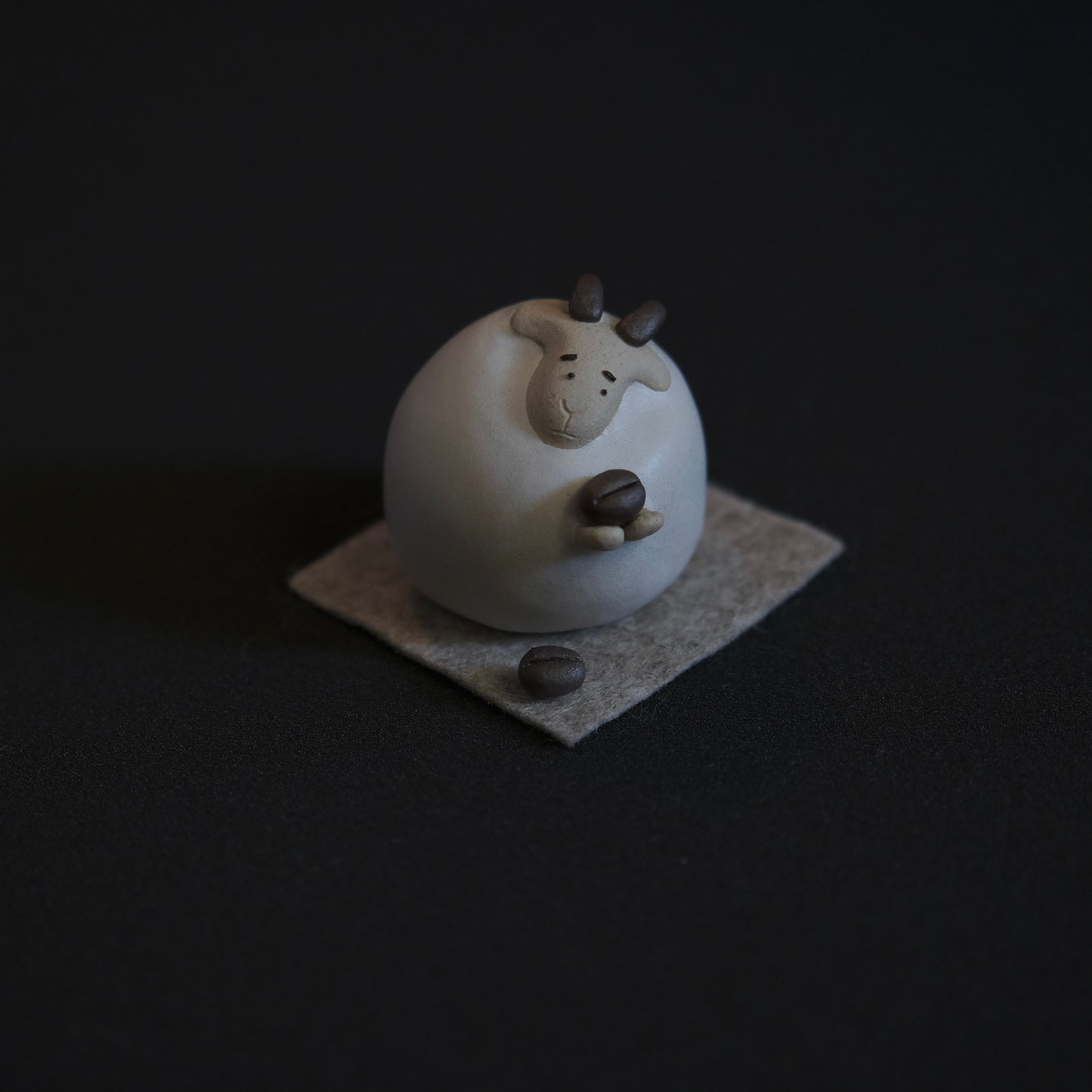 Maneki-hitsuji 9 - One Tenth Coffee