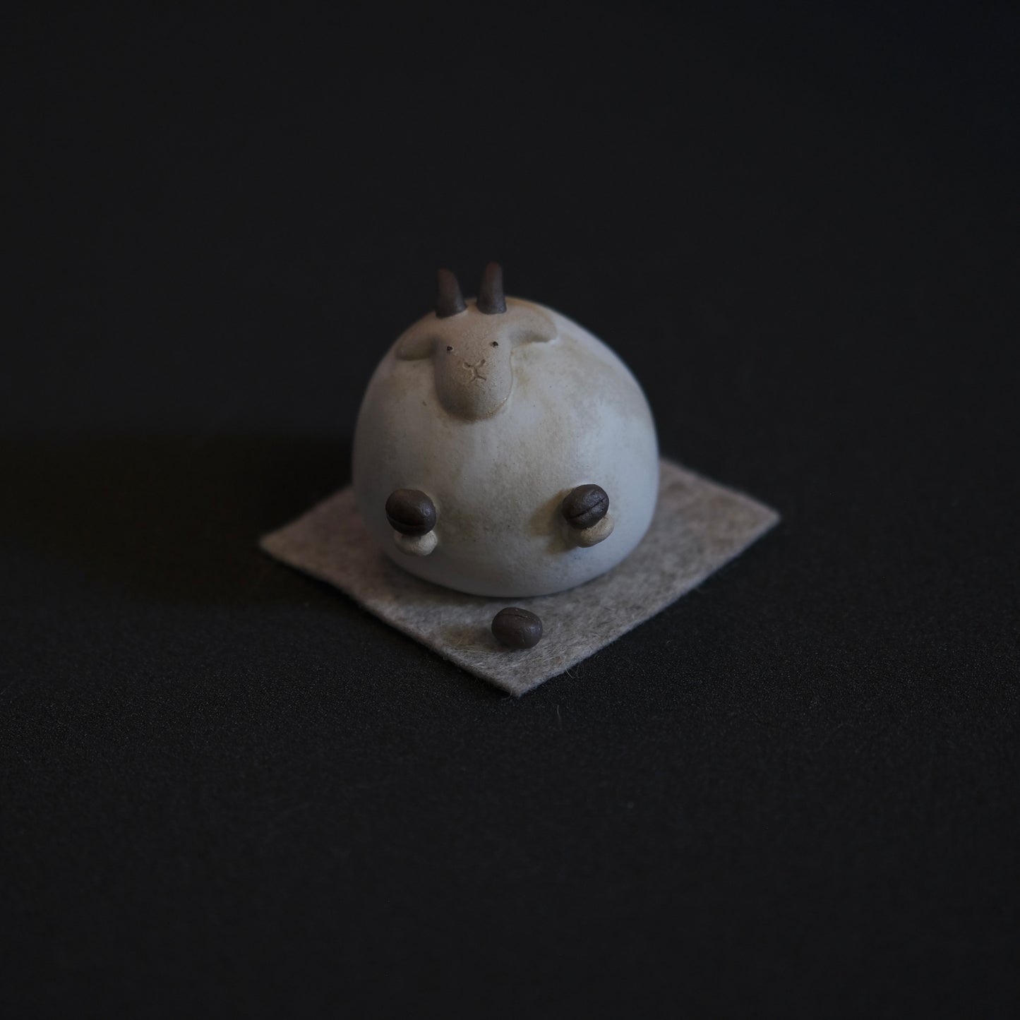 Maneki-hitsuji 14 - One Tenth Coffee