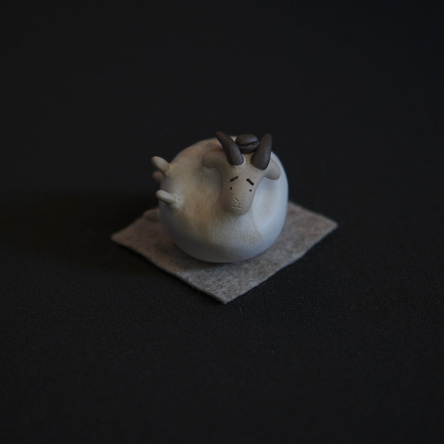 Maneki-hitsuji 13 - One Tenth Coffee